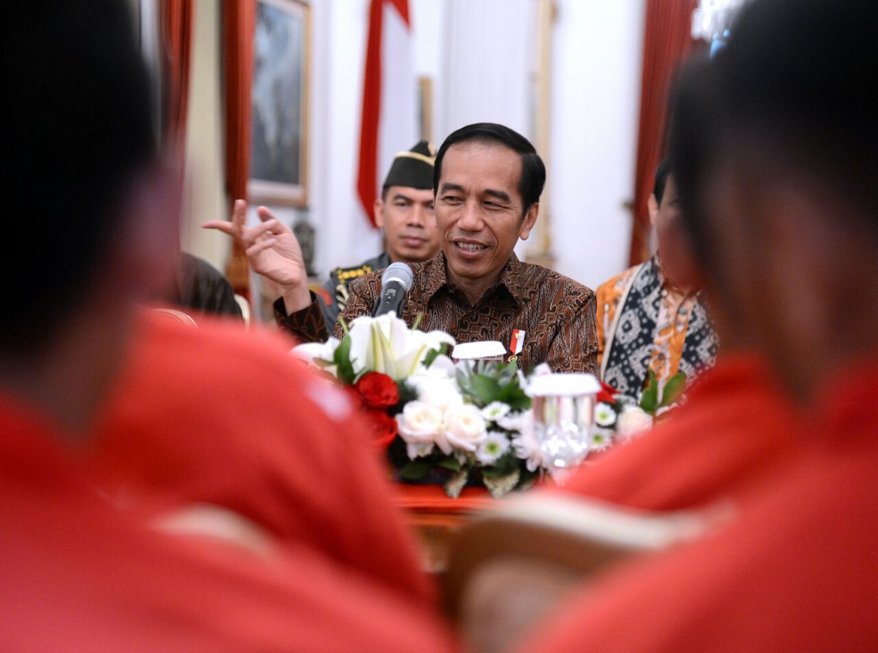 Presiden Joko Widodo pagi ini, Senin, 2 Oktober 2017, menerima kontingen atlet ASEAN Para Games 2017 di Istana Negara, Jakarta. (Foto: Biro Pers/Setpres) 