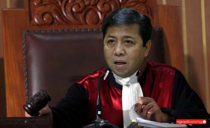 Meme Setya Novanto memutuskan dirinya sendiri. (dokumentasi) 