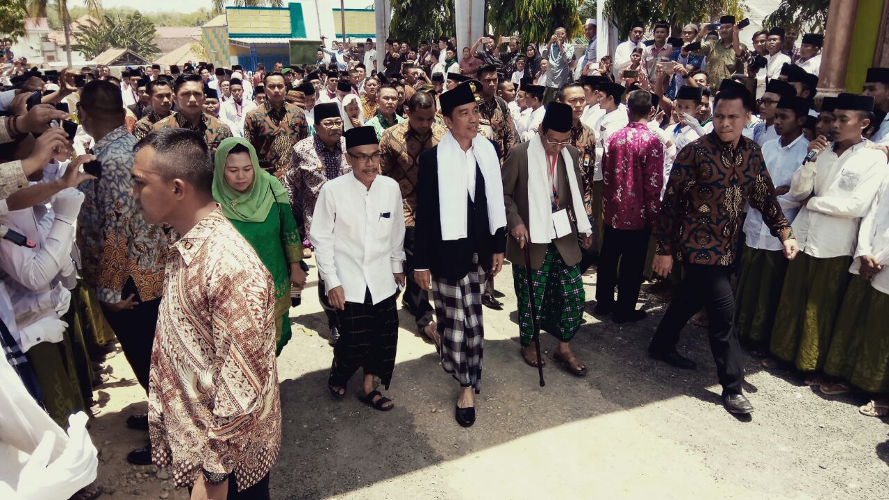Presiden Joko Widodo saat berkunjung ke Sumenep, Minggu (8/10/2017).