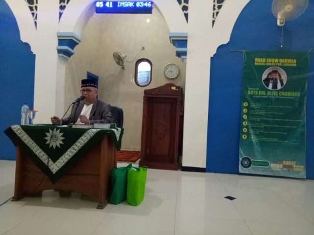 CERAMAH: Alfis Chaniago dalam rangkaian acara Road Show Dakwah Majelis Tabligh Muhammadiyah. (foto: ist)