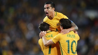 Tim Cahill merayakan gol usai memastikan kemenangan Australia atas Suriah, 2-1 dalam babak playoff Piala Dunia 2018 Zona Asia. 