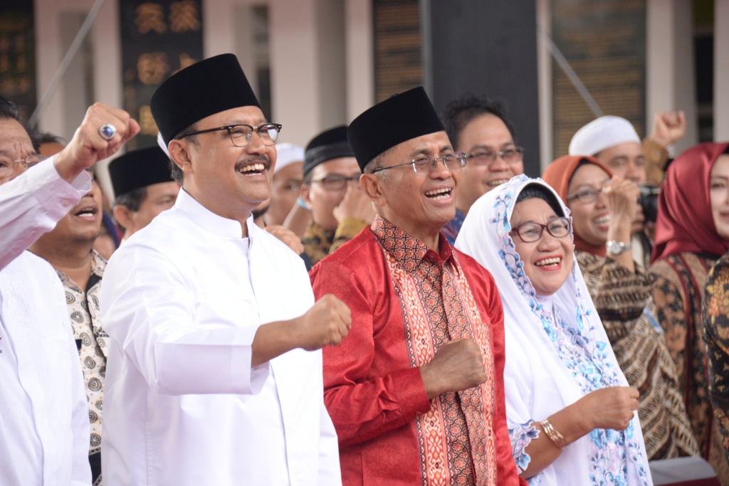 Gus Ipul Bersama Dahlan Iskan Menghadiri Pembukaan MTQ Cheng Hoo Tingkat Nasional, Selasa, 10 Oktober 2017.