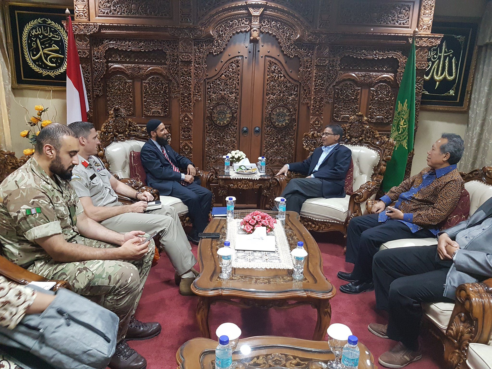 DIALOG: Imam Asim Hafiz, selaku Islamic Religious Advisor, Ministry of Defence United Kingdom di PP Muhammadiyah. (foto: ist) 