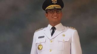 Anies Baswedan saat sesi pemotretan seragam dinar upcara Gubernur DKI Jakarta. (Foto: Istimewa)