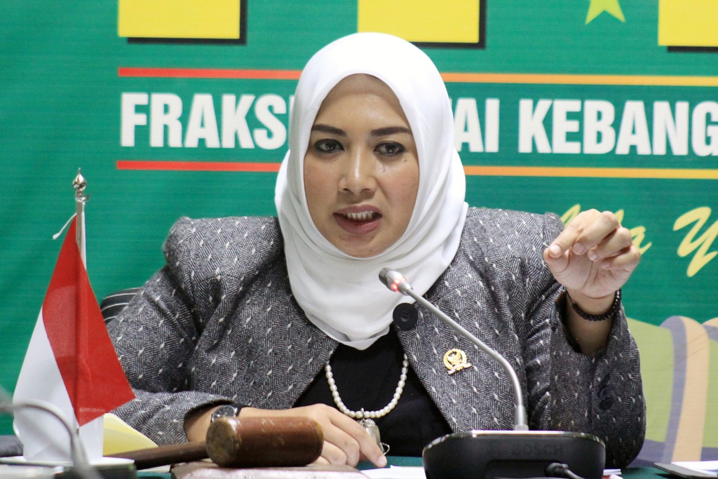 VOKAL: Nihayatul Wafiroh, Anggota Komisi IX DPR RI, asal Banyuwangi. (foto: ist)