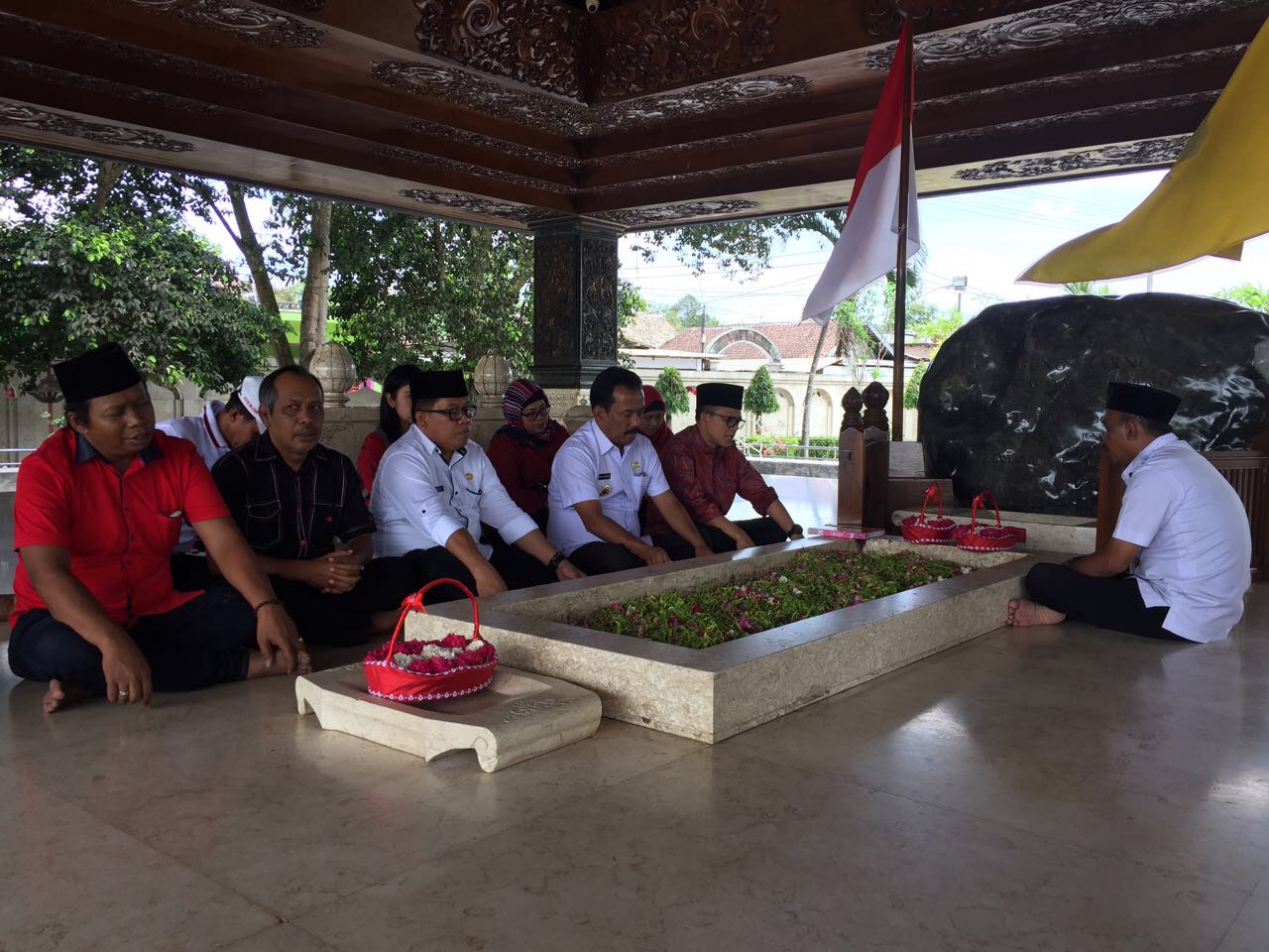 Calon Wagub Jatim Abdullah Azwar Anas ziarah ke Makam Bung Karno, Rabu (18/10/2017). Foto Istimewa