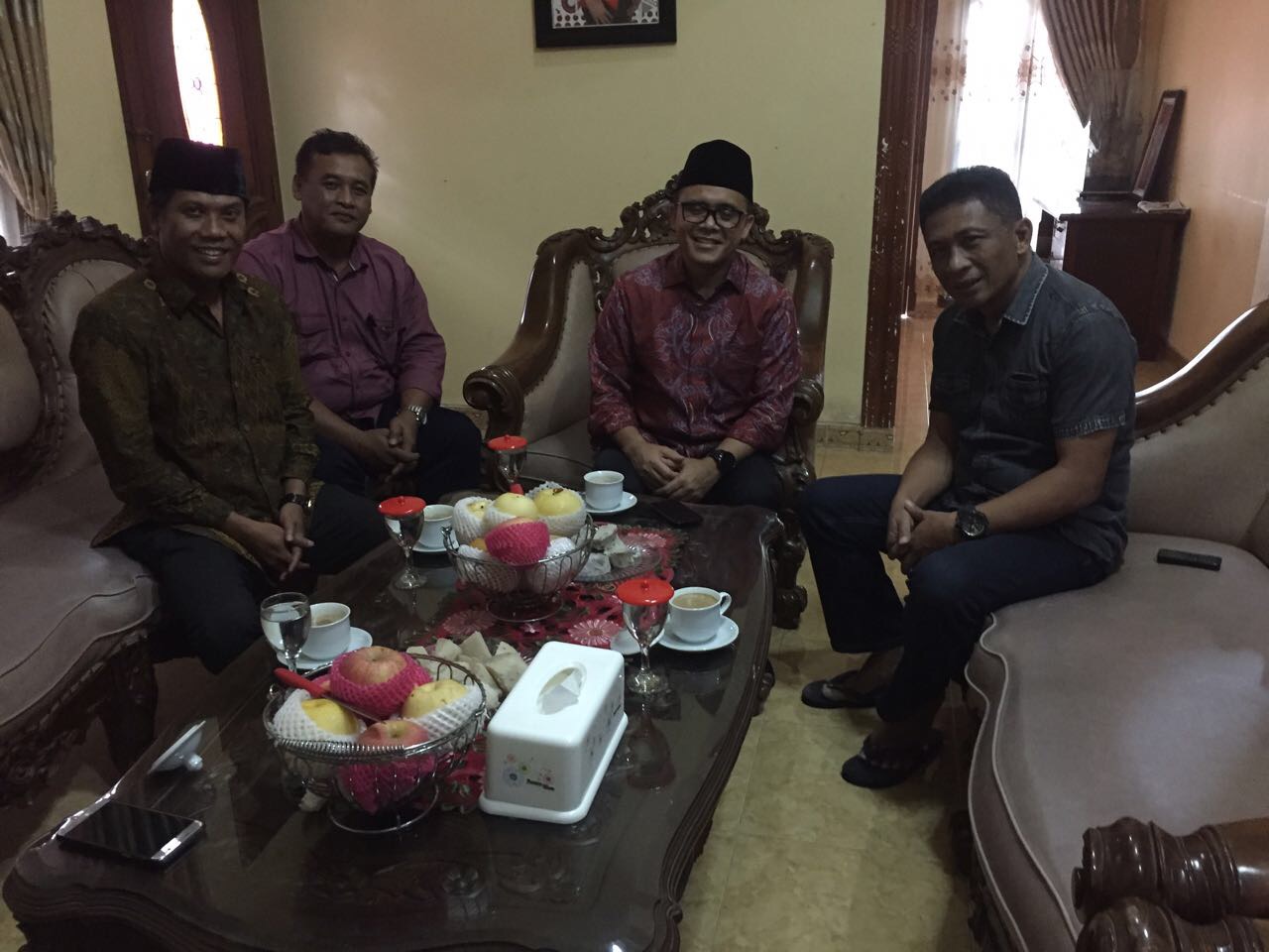 Calon Wakil Gubernur Jatim Abdullah Azwar Anas ketika menggelar pertemuan tertutup di Blitar, Rabu (18/10/2017). Foto Istimewa