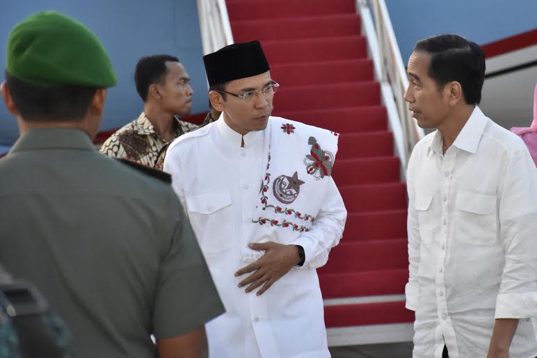 Presiden Joko Widodo bersama Gubernur NTI Tuan Guru Bajang. (foto: ist)