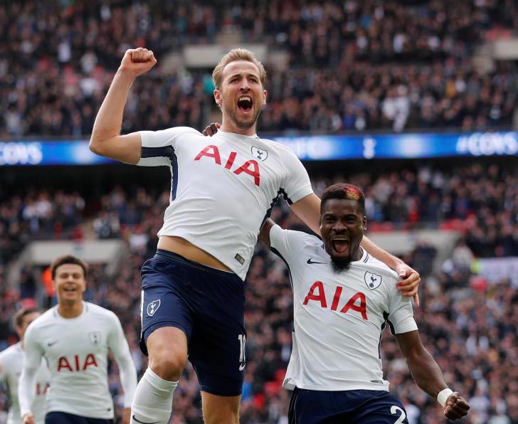 Selebrasi Harry Kane usai memecah kemandulan di Stadion Wembley sekaligus membawa Tonttenham menang atas Liverpool 4-1, tadi malam. 