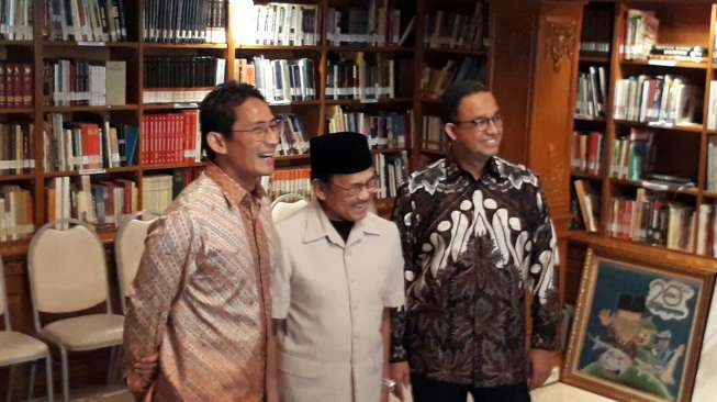 Anies -Sandi di kediaman Habibie, Jalan Patra Kuningan XIII, Jakarta Selatan, Rabu, 25 Oktober 2017. (Foto: Istimewa)