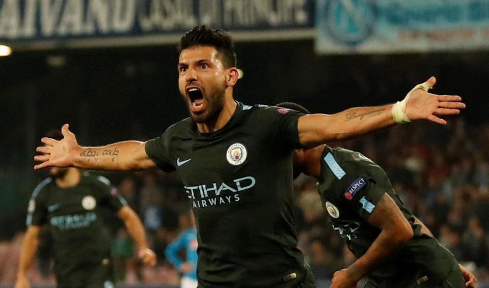 Selebrasi pemain Man City,  Aguero usai membobol gawang Napoli, dini hari tadi.