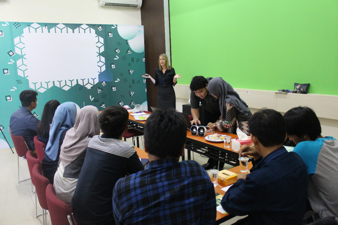 Sosialisasi program DD kepada mahasiswa Manajemen Bisnis ITS, Kamis 2 November 2017. (Foto: frd)