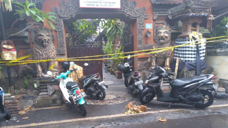 Rumah di Jalan Pulau Batanta Nomor 70 yang sempat digerebek polisi.