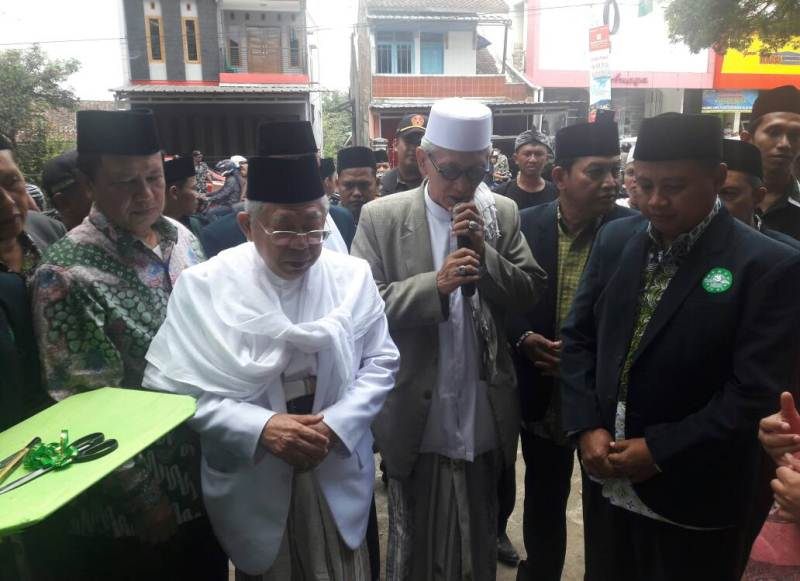 DEMI UMAT: Kiai Ma'ruf Amin bersama KH Miftachul Akhyar dalam suatu kegiatan. (foto: ngopibareng.id)