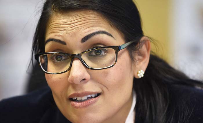 Menteri Bidang Bantuan Internasional Inggris, Priti Patel mengundurkan diri dari kabinet hari Rabu 8 November kemarin. (foto: afp)