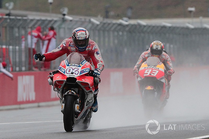 Andrea Dovizioso harus start dari posisi kesembilan pada GP Valencia. Namun, dia berjanji bakal memberikan pertarungan sengit ke pebalap Repsol Honda Marc Marquez.