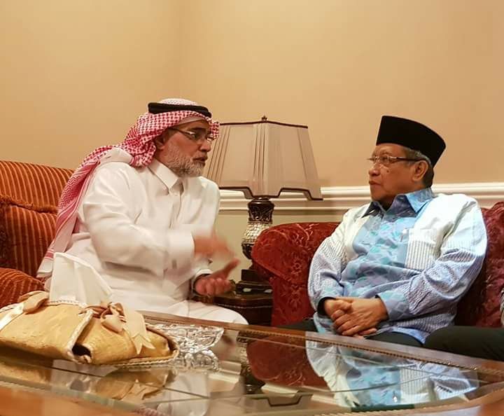 ISLAM MODERAT: KH Said Aqil Siroj bersama Duta Besar (Dubes) Kerajaan Arab Saudi, Usamah bin Muhammad. (foto: ngopibareng.id)