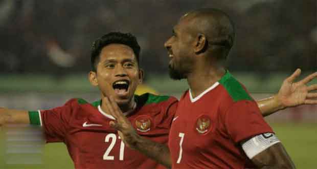 Andik Vermansyah dan Boaz Salossa duet lagi mendampingi Spaso di lini depan. 