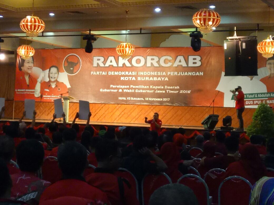 Rakorcab PDI Perjuangan menyambut Pemilihan Gubernur dan Wakil Gubernur (Pilgub) Jawa Timur 2018, di Hotel V3, Sabtu (18/11 /2017) malam.