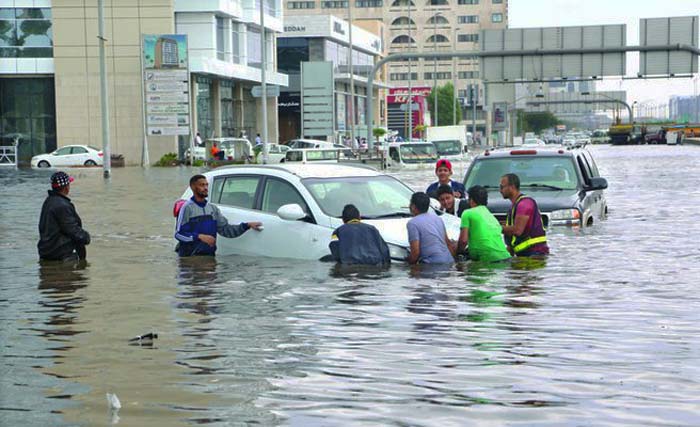 Banjir melumpuhkan kot Jeddah, Arab Saudi hari Selasa 21 November 2017 kemarin. Ini banjir terbesar sepanjang sejarah. (foto: arab news)