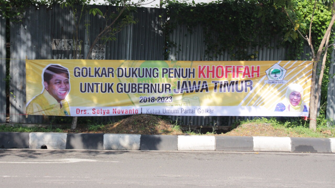 Spanduk dukungan Golkar pada Khofifah. Foto : Istimewa