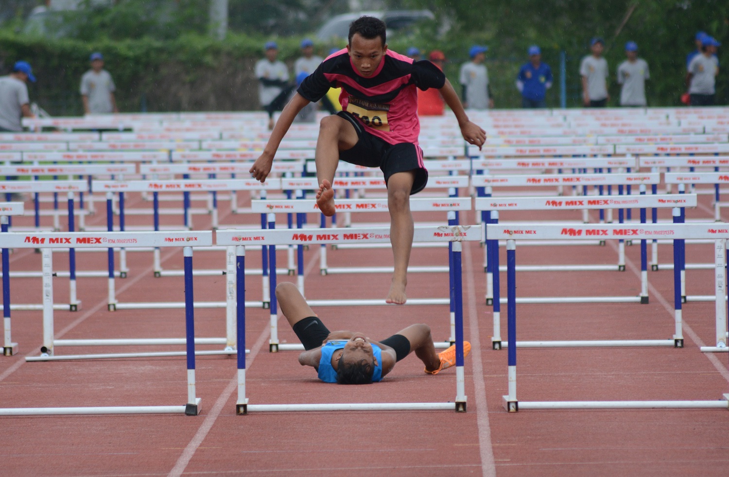 Kejuaraan Atletik Remaja Jawa Timur usia dibawah 18 dan 16 tahun. (foto : hrs/ngopibareng.id)