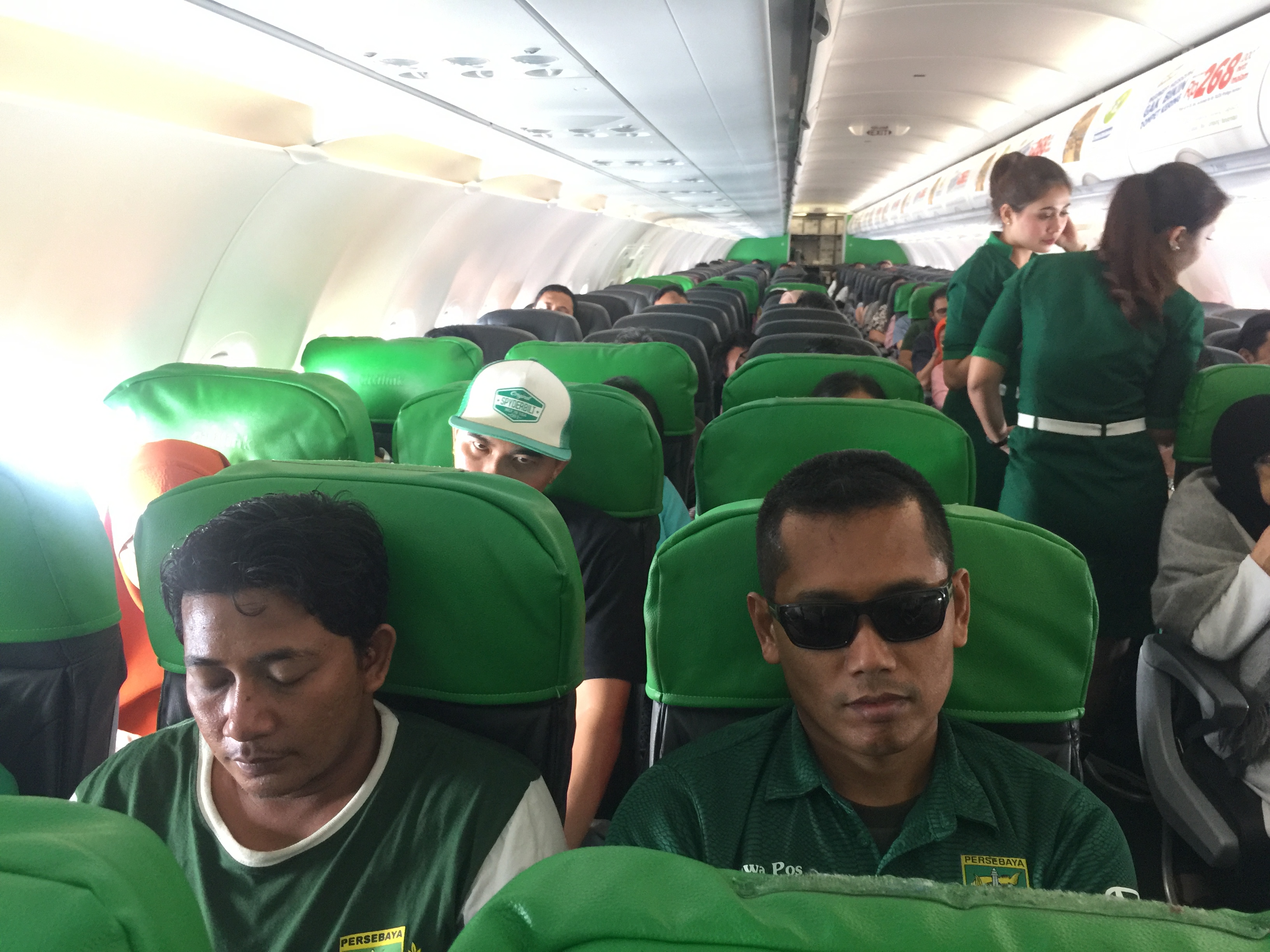 Sebagian bonek tret...tet...tet ke Bandung  menggunakan Citilink.