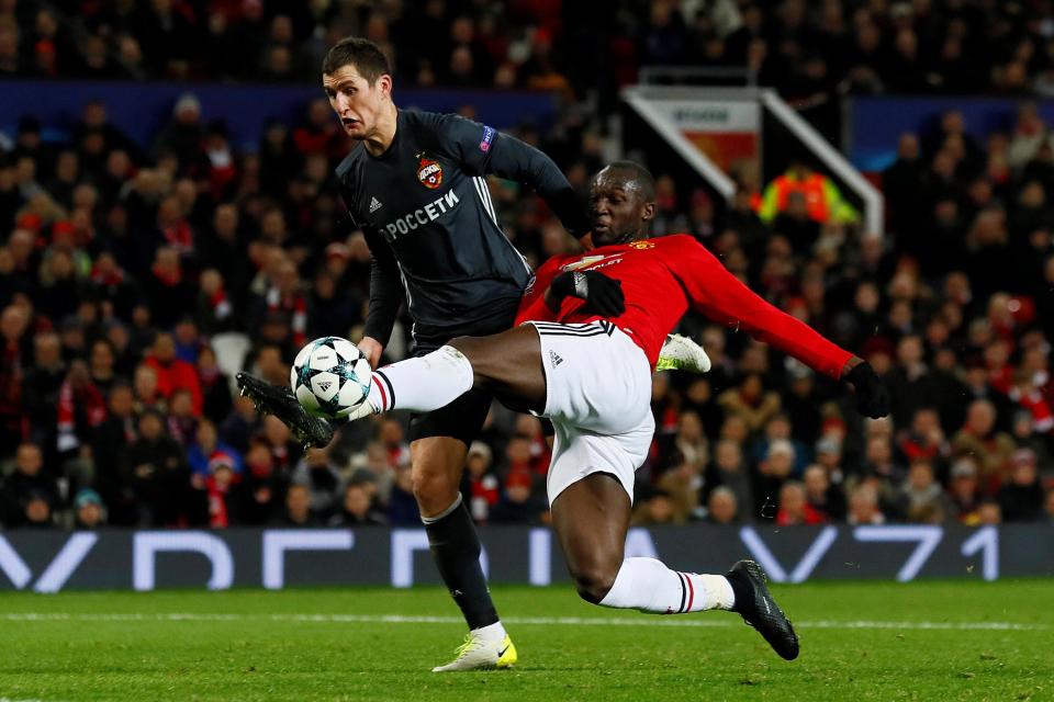 Penyerang Manchester Unitide Romero Lukaku mencetak satu gol ke gawang CSKA, dini hari tadi. foto;reuters