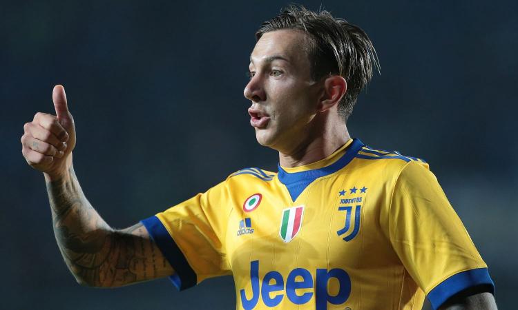  Bernardeschi mencetak gol indah sekaligus mengantarkan Juventus ke babak 16 besar Liga Champions usai mengalahkan Olympiacos, dini hari tadi. 