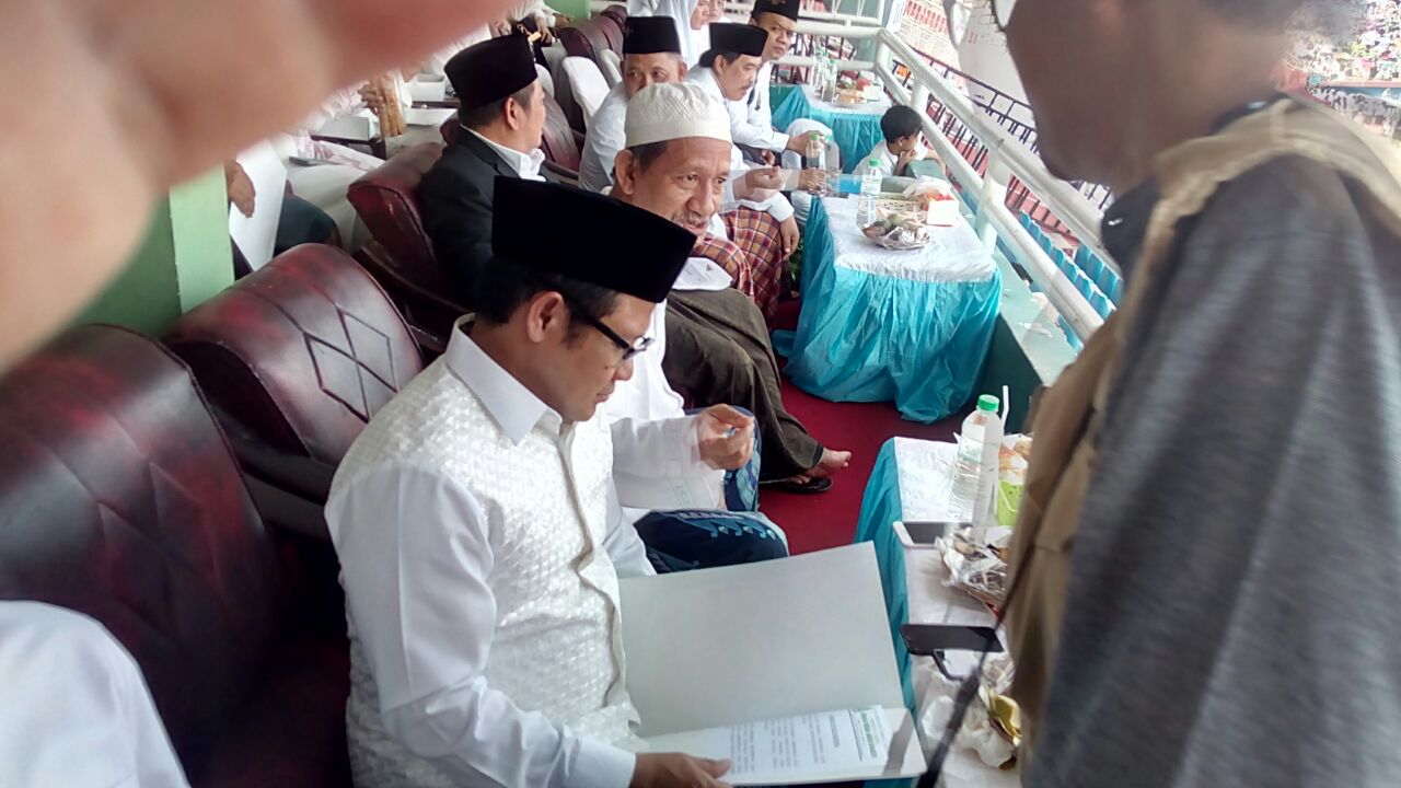 KH Agoes Ali Masyhuri, di antara para tokoh Islam. (foto: ngopibareng.id)