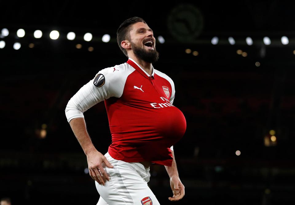 Selebrasi penyerang Arsenal, Olivier Giroud usai membobol gawang BATE Borisov, dini hari tadi. foto: AP