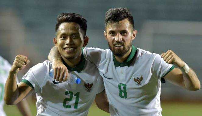 Andik Vermasnyah ketika tampil membela Timnas Indonesia bersama pemain termahal Indonesia saat ini Stefano Lilipaly. foto;ist