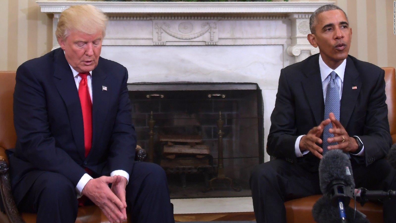 Barack Obama membandingkan penggantinya Donald Trump