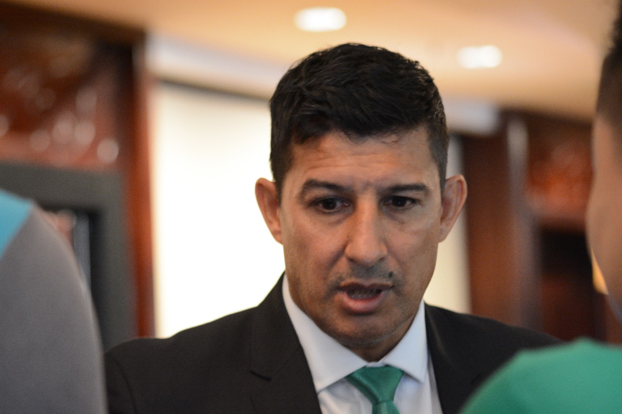 Pelatih Persebaya, Alfredo Vera segera pulang ke Argentina untuk jemput pemain asing incarannya. (foto : ngopibareng.id)