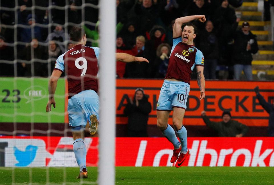 Selebrasi Ashley Barnes usai  mencetak gol penentu kemenangan atas Stoke City dalam lanjutan Liga Inggris, dini hari tadi. foto:getyimages 