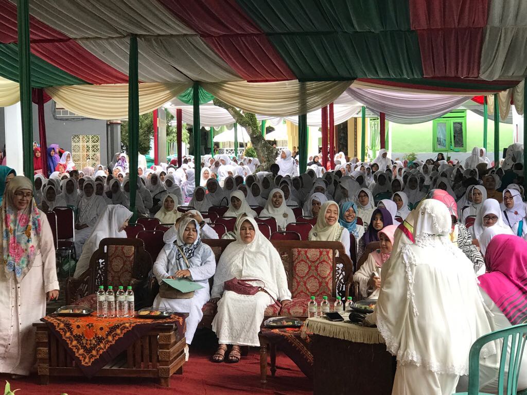 Halaqoh 4.444 Ibu Nyai Pengasuh Pesantren, mubalighah, tokoh penggerak dan aktivis perempuan NU se Kabupaten Jember. 