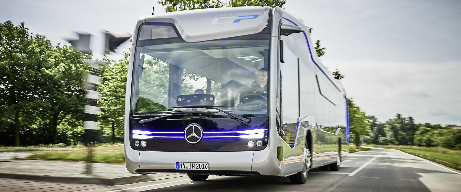 Bus Masa Depan Inovasi Terbaru dari Mercedes Benz ini dilengkapi fitur CityPilot atau bisa bisa nyetir sendiri 