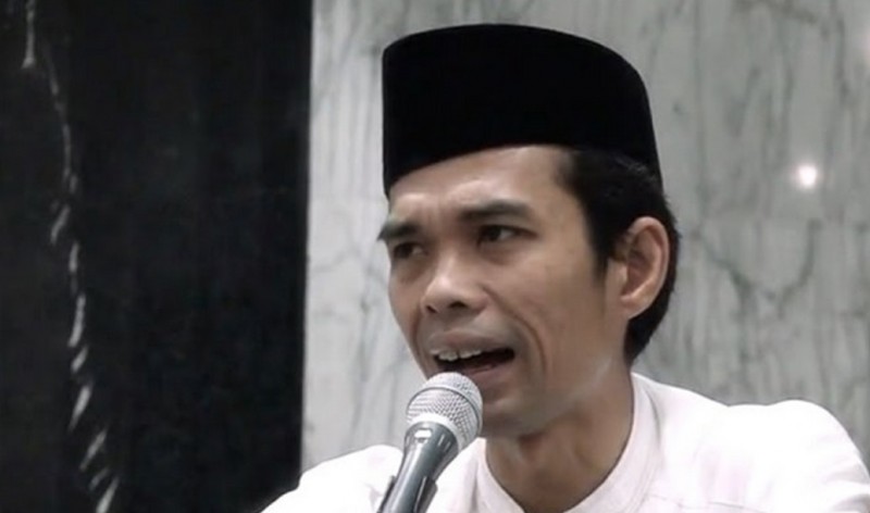 Ustadz Abdul Somad lagi-lagi ditolak saat akan berceramah. Kali ini otoritas imigrasi Hongkong menolak kedatangan ustadz Somad dengan alasan yang tak jelas. (Foto: Youtube)