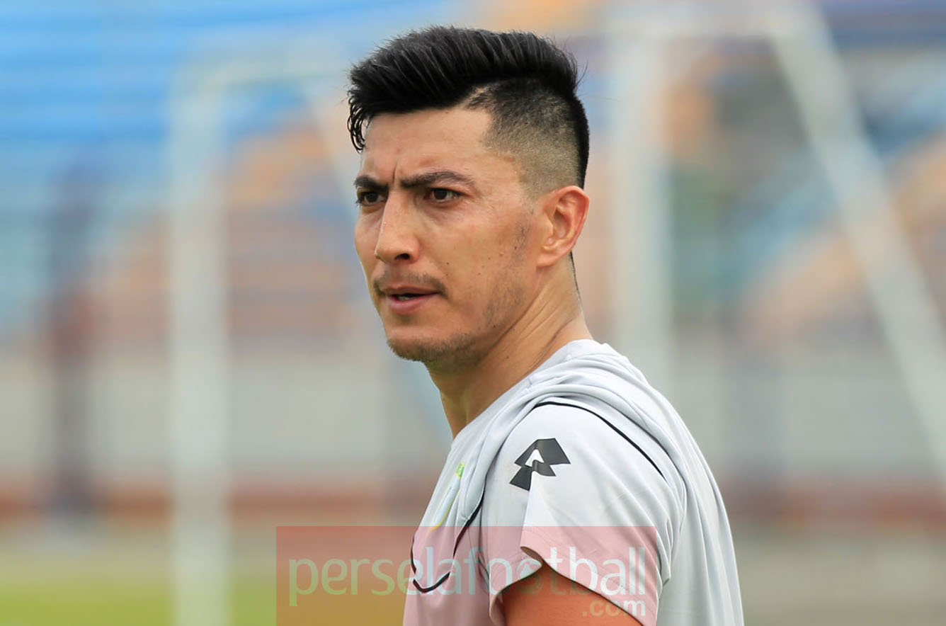 Pemain Timnas Afghanistan, Zohib Islam Amiri harus angkat koper lebih cepat dari Persela Lamogan.foto;perselafootbal.com
