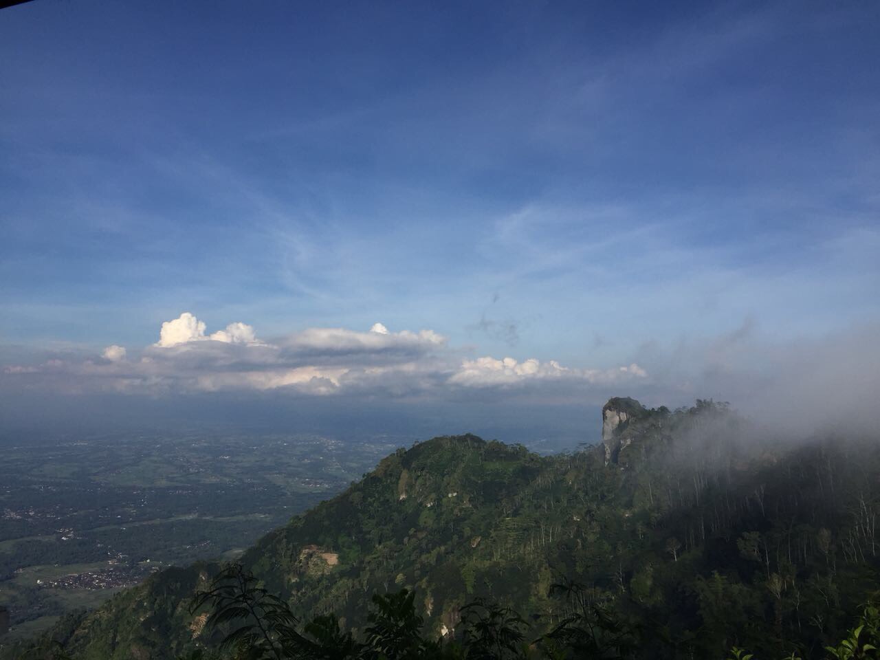 Salah satu p[uncak perbukitan Manoreh yang mengasyikkan untuk dikunjungi.