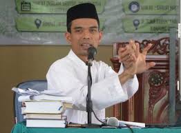 Ustadz Abdul Somad dijadwalkan mengisi tausiah 13 tahun gempa dan tsunami Aceh nanti malam. (Foto: Twitter)