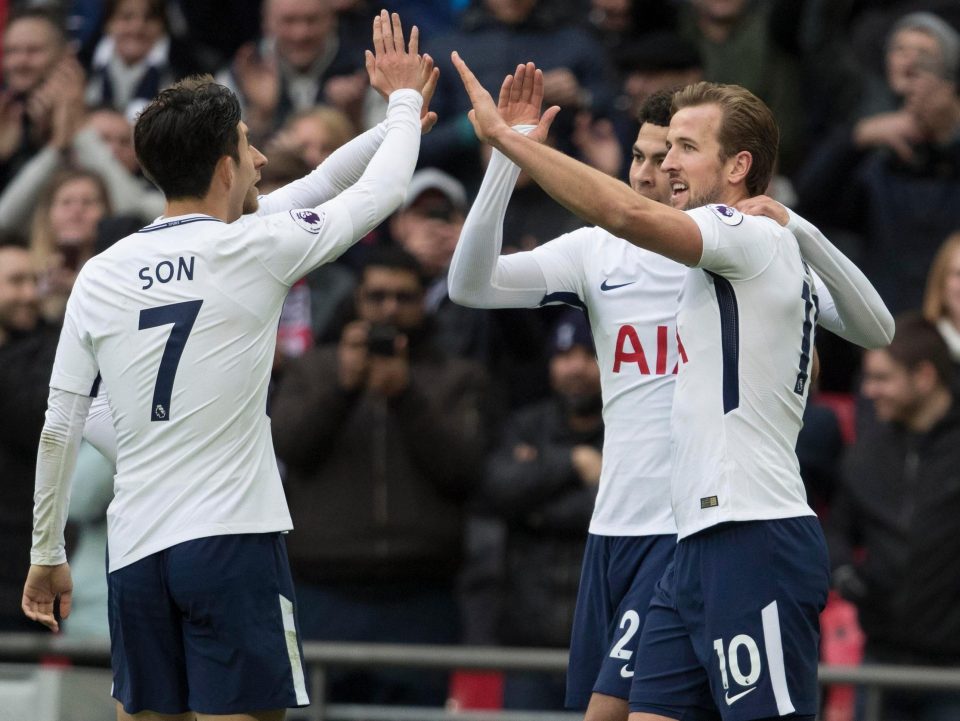 Penyerang Tottenham Harry Kane merayakan gol usai membobol gawang Southampton. foto;afp