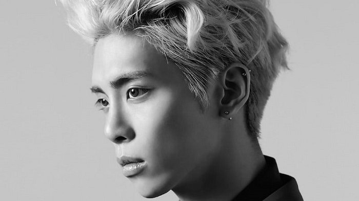 Mendiang, SHINee Kim Jonghyun. 