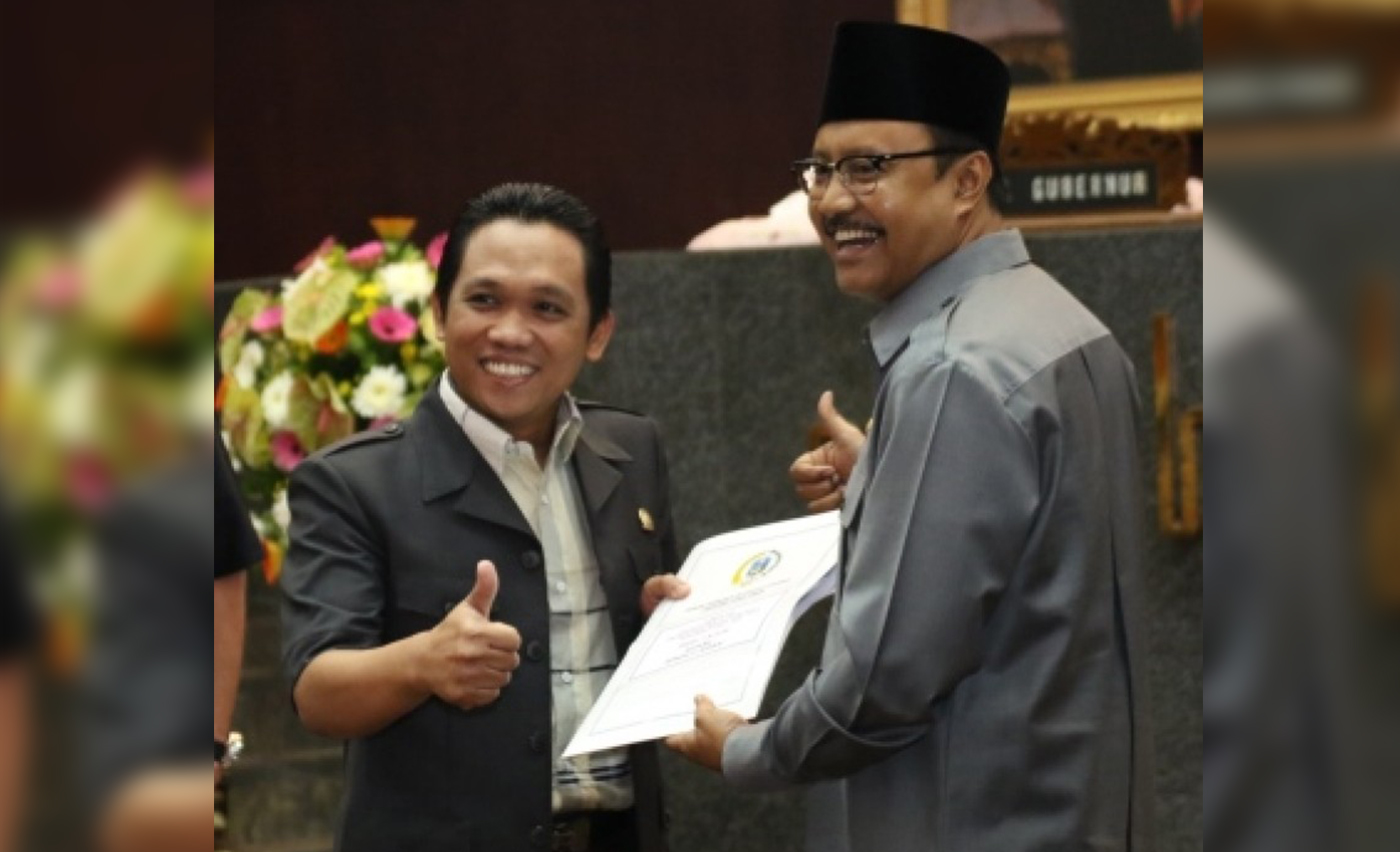 Gus Ipul bersama dengan Thoriqul Haq (Foto: Kominfo Jatim)