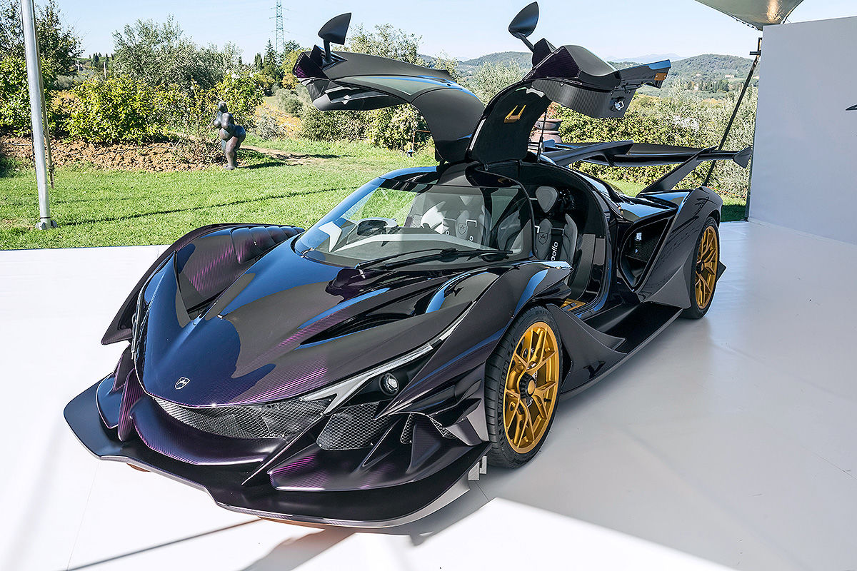 Apollo Intensa Emozione tampilannya mengingatkan pada mobil yang pernah dikendarai superhero Batman 