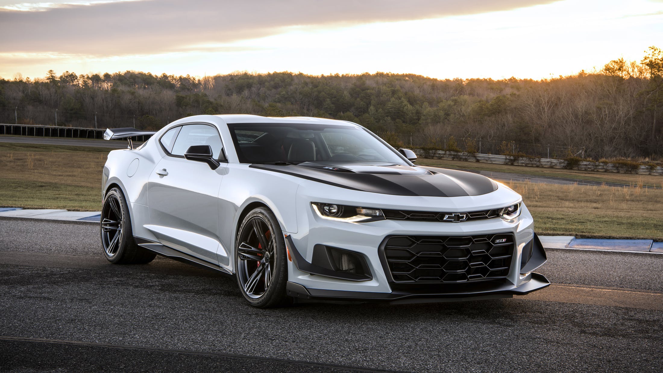 Hennessey Exorcist. Hanya butuh waktu 3 detik untuk mencapai kecepatan 96 km/jam