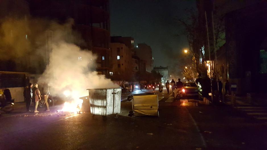 Aksi demontrasi di Iran yang menuntut perbaikan ekonomi dan hak-hak sipil.  (Foto: Google)