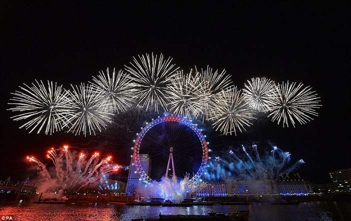 LONDON: Kemeriahan malam tahun baru kota London, ibukota Inggris. Negeri yang punya sejarah penjajahan di berbagai belahan bumi. 