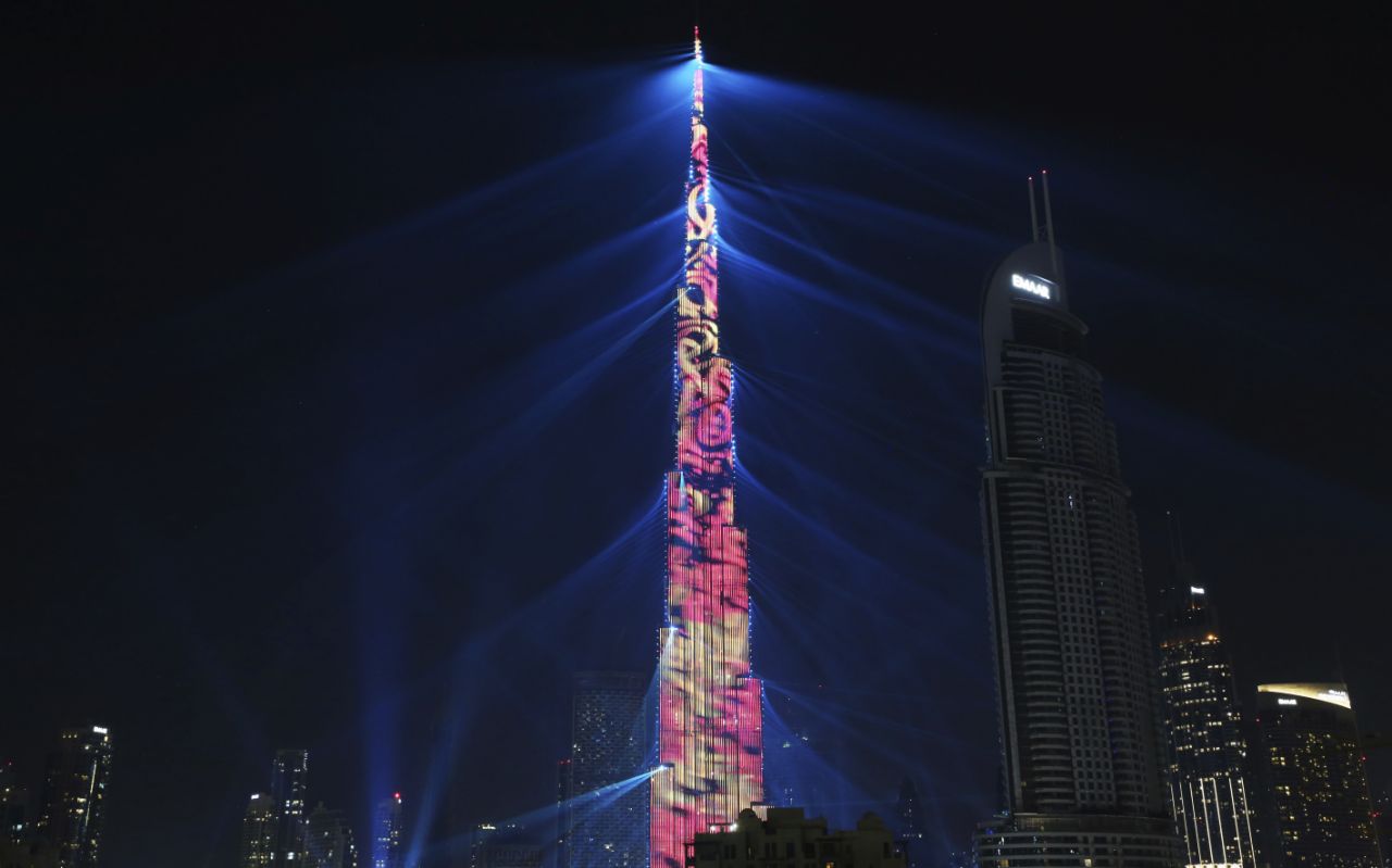 Puncak gedung tertinggi di dunia, Burj Khalifa, Dubai, UEA