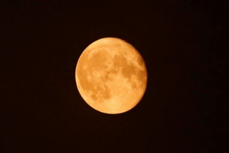 Fenomena Supermoon. (Foto: Antara)